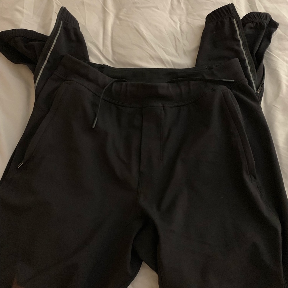 Lululemon men’s surge joggers